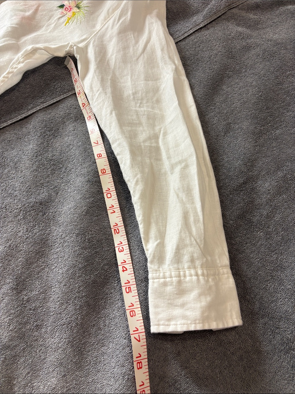Tommy Bahama women’s White 100% Linen Colorful Floral Accent Button-Up Shirt S/P - Picture 12 of 14